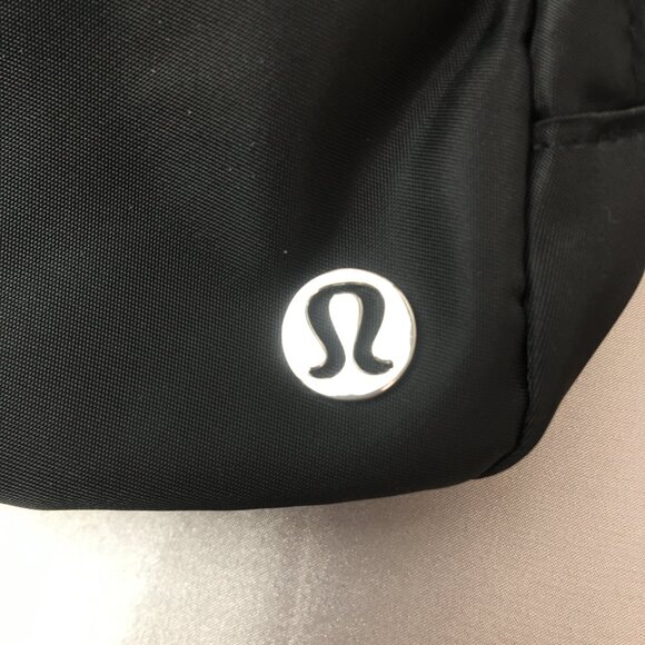 LULULEMON Everywhere Belt Bag in Heritage Jaquard NEW Limited Edition - Picture 6 of 11